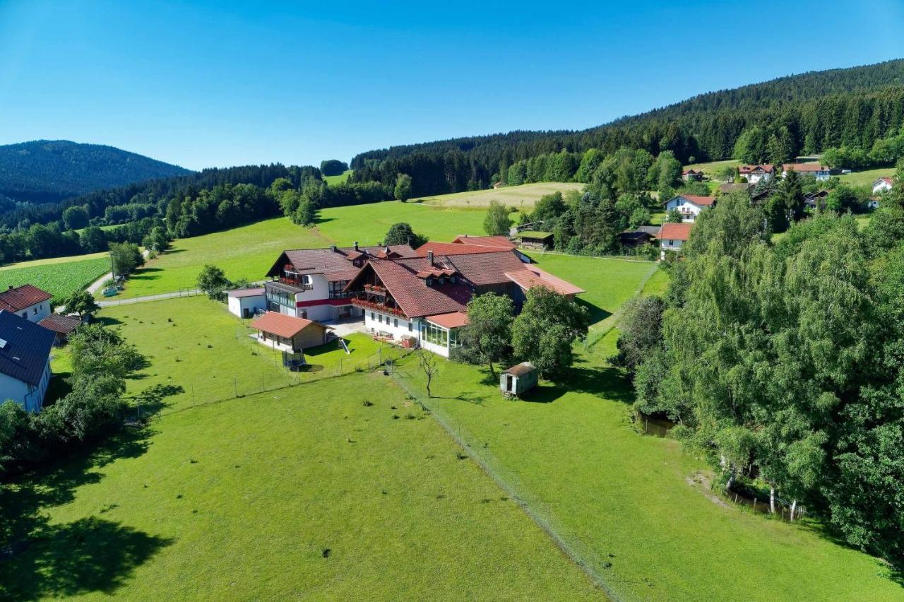 Hotel Hirschenstein Achslach Exterior photo
